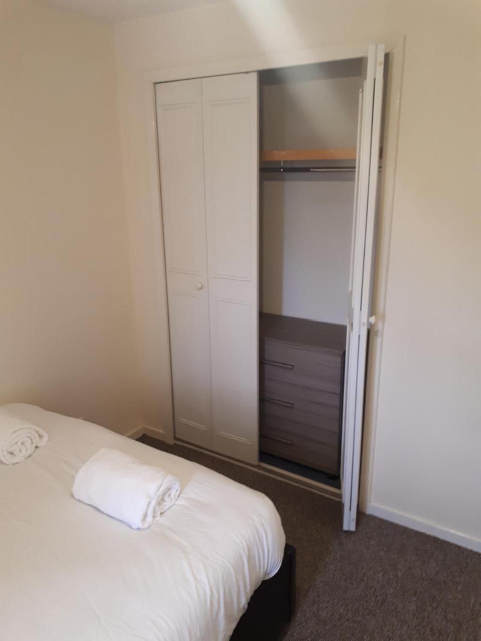 Marvellous Meridian Maisonette Ifield Esterno foto